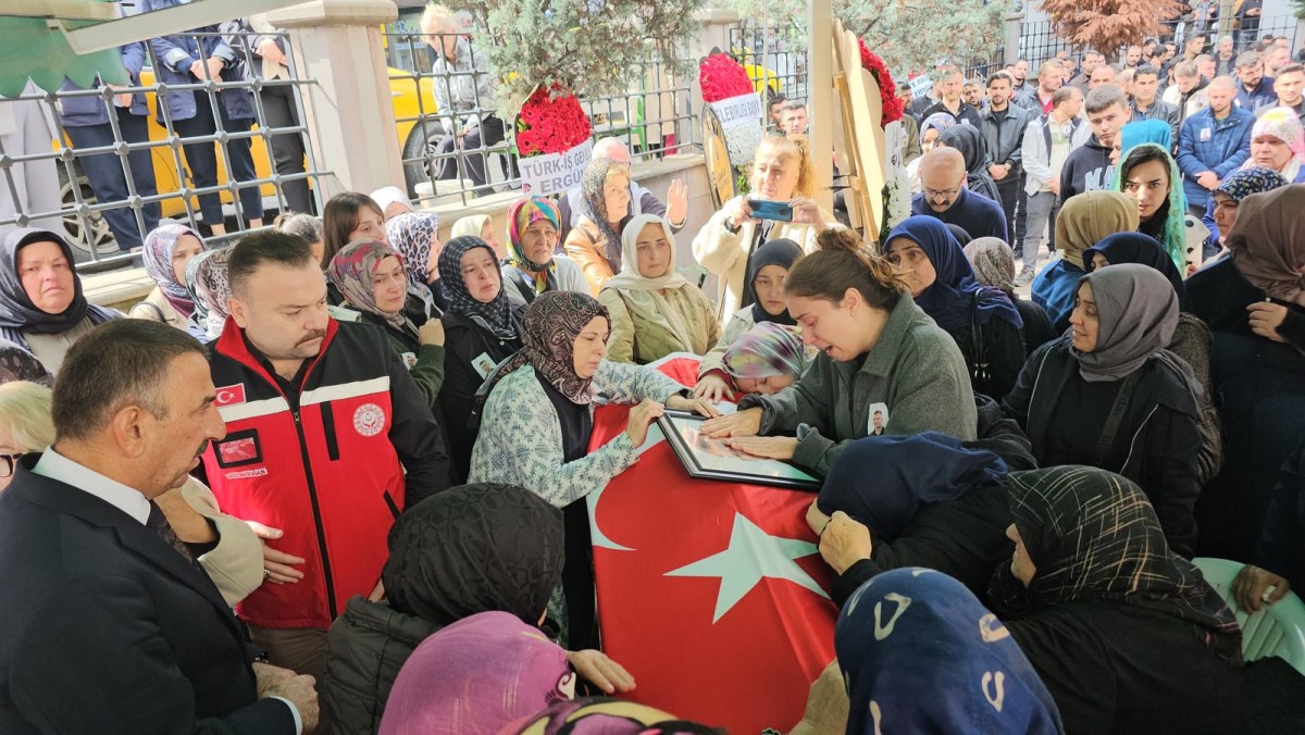 K&ouml;m&uuml;r silosuna d&uuml;ş&uuml;p &ouml;len madencinin eşi hamileymiş