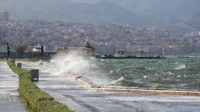 Marmara ve Kuzey Ege i&ccedil;in kuvvetli r&uuml;zgar uyarısı