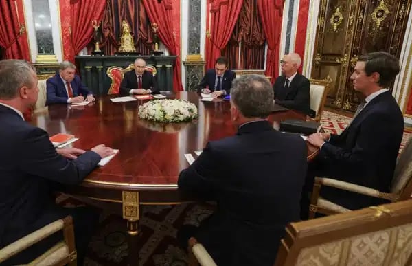 Moskova&rsquo;da 3 saatlik kritik g&ouml;r&uuml;şme: Putin&rsquo;in ABD heyetiyle g&ouml;r&uuml;şmesinde neler konuşuldu?