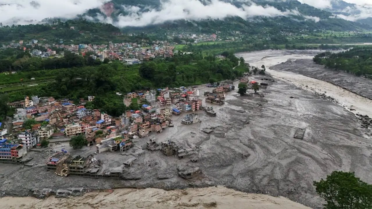 Nepal'deki sel felaketinde son durum: Can kaybı ka&ccedil;a y&uuml;kseldi, ka&ccedil; kişi kayıp?