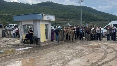 Osmaniye&rsquo;de okul bah&ccedil;esinde silahlı saldırı: &Ouml;ğretmen hayatını kaybetti