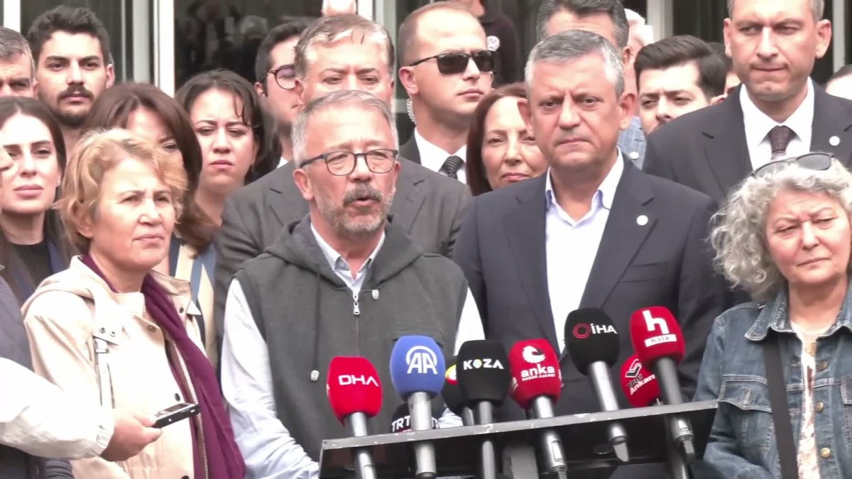 &Ouml;zg&uuml;r &Ouml;zel'den "fon krizi" a&ccedil;ıklaması: "Asrın soygunu, yolsuzluğu, dolandırıcılığı ile karşı karşıyayız"