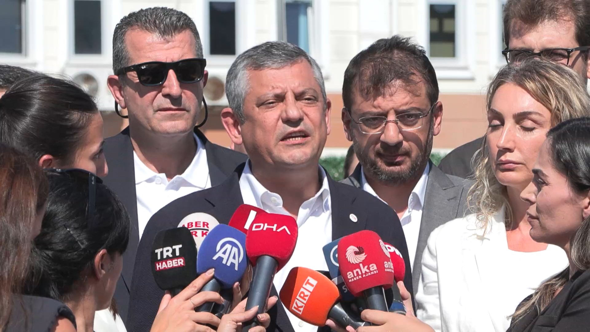 &Ouml;zg&uuml;r &Ouml;zel, Silivri'de konuştu