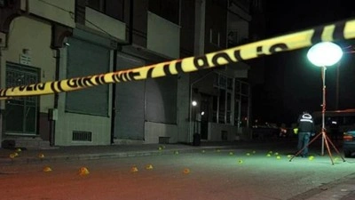 Pendik'te akrabalar arasında &ccedil;atışma! &Ccedil;ok sayıda yaralı var