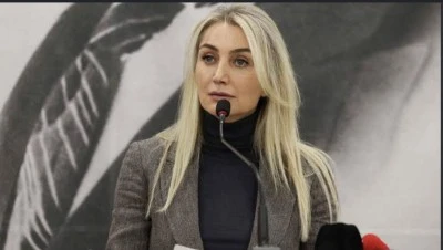 "İmamoğlu siyasi tutuklu değil" diyen Kılı&ccedil;daroğlu'na Dilek İmamoğlu'ndan tepki: Eşim siyasi rehine, hakikati &ccedil;arpıtanları Allah&rsquo;a havale ediyorum!