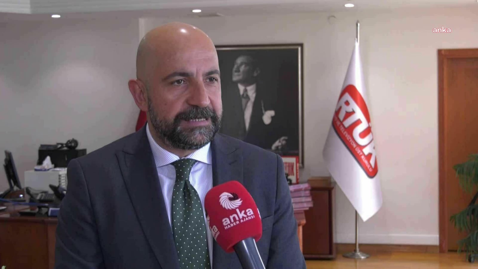 RT&Uuml;K &Uuml;yesi İlhan Taşcı, Kemal &Ouml;zt&uuml;rk'&uuml;n Nusayrilere y&ouml;nelik s&ouml;ylemleri nedeniyle RT&Uuml;K Başkanlığı'na başvurdu