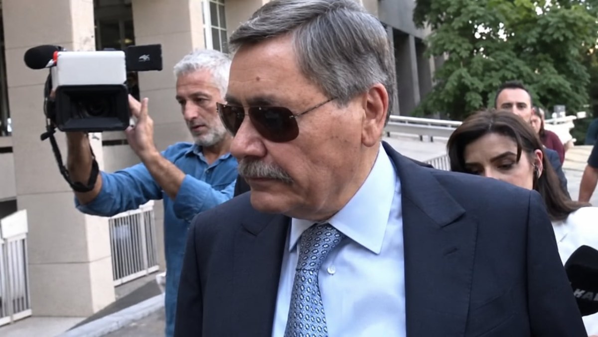 Son dakika... İfadeye &ccedil;ağrılmıştı: Melih G&ouml;k&ccedil;ek ağzında 'sakızla' adliyeye geldi