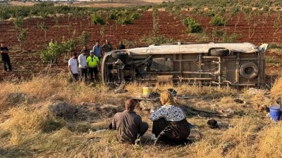 Tarım iş&ccedil;ilerini taşıyan minib&uuml;s devrildi: &Ccedil;ok sayıda yaralı var