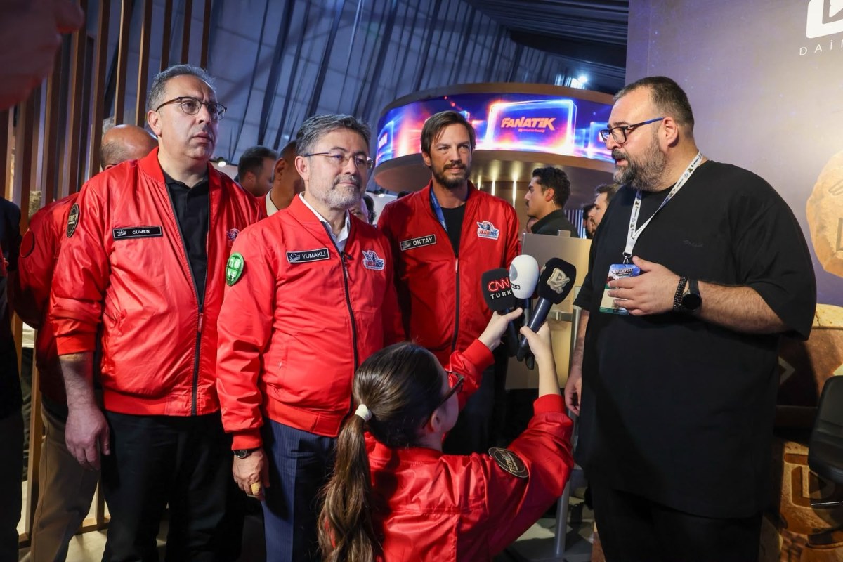 Tarım ve Orman Bakanı İbrahim Yumaklı, Demir&ouml;ren Medya&rsquo;nın TEKNOFEST standını ziyaret etti