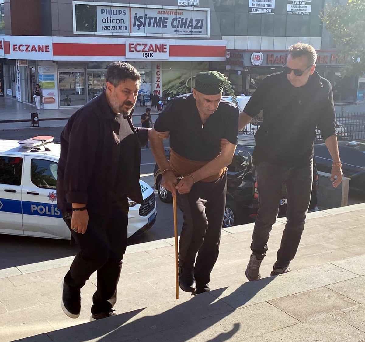 Tartıştığı eşini &ouml;ld&uuml;r&uuml;p, sabaha kadar başında bekledi (2)