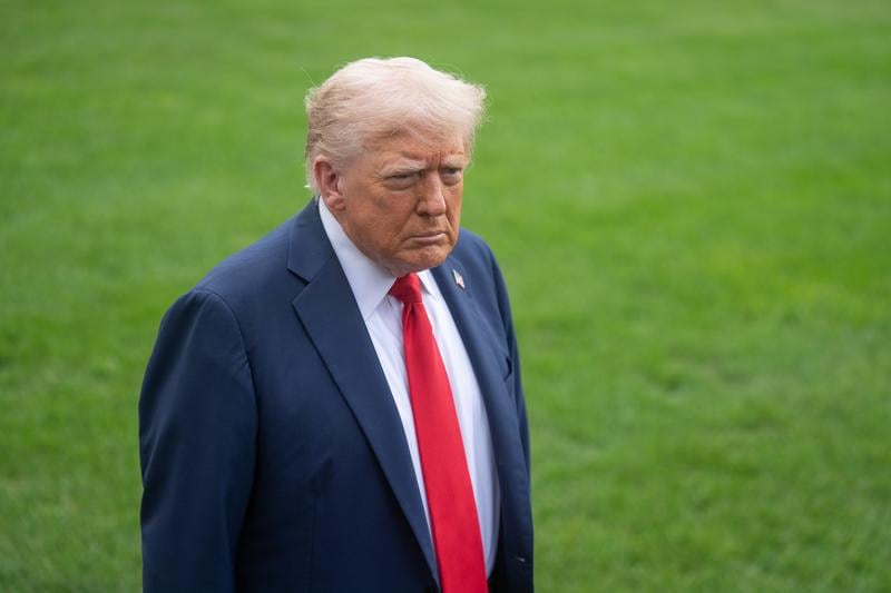 Trump: İngiltere'deki ABD bombardıman u&ccedil;aklarını İran tehdidi nedeniyle &ccedil;ektik