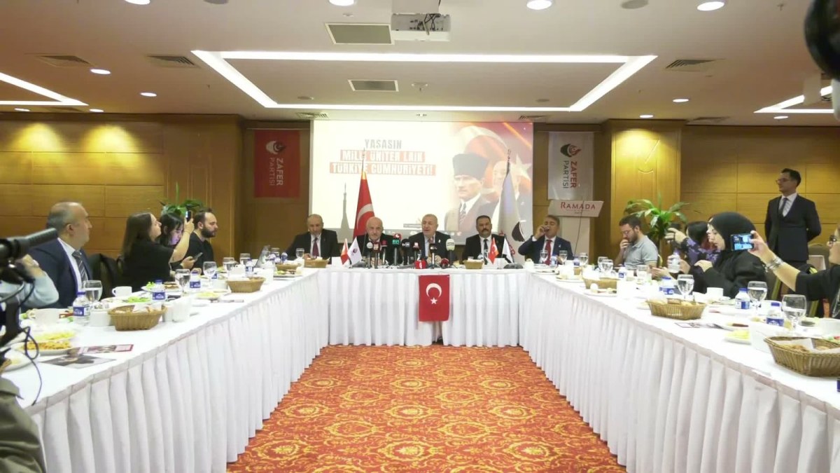 &Uuml;mit &Ouml;zdağ'dan ''fon krizi'' a&ccedil;ıklaması: &ldquo;Bir a&ccedil;g&ouml;zl&uuml; &ccedil;ete T&uuml;rk milletine ağır zarar vermiştir&rdquo;