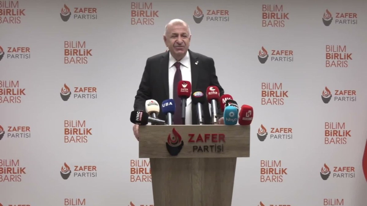&Uuml;mit &Ouml;zdağ: "Hakan Fidan, Dışişleri Bakanlığı'nın adını 'Savaş Bakanlığı' olarak değiştirme konusunda &ccedil;ok istekli"