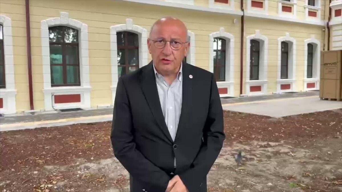 Utku &Ccedil;akır&ouml;zer&rsquo;den X ve Meta&rsquo;ya erişim engelleri &ccedil;ağrısı: &ldquo;Gelin Meclis&rsquo;te hesap verin&rdquo;