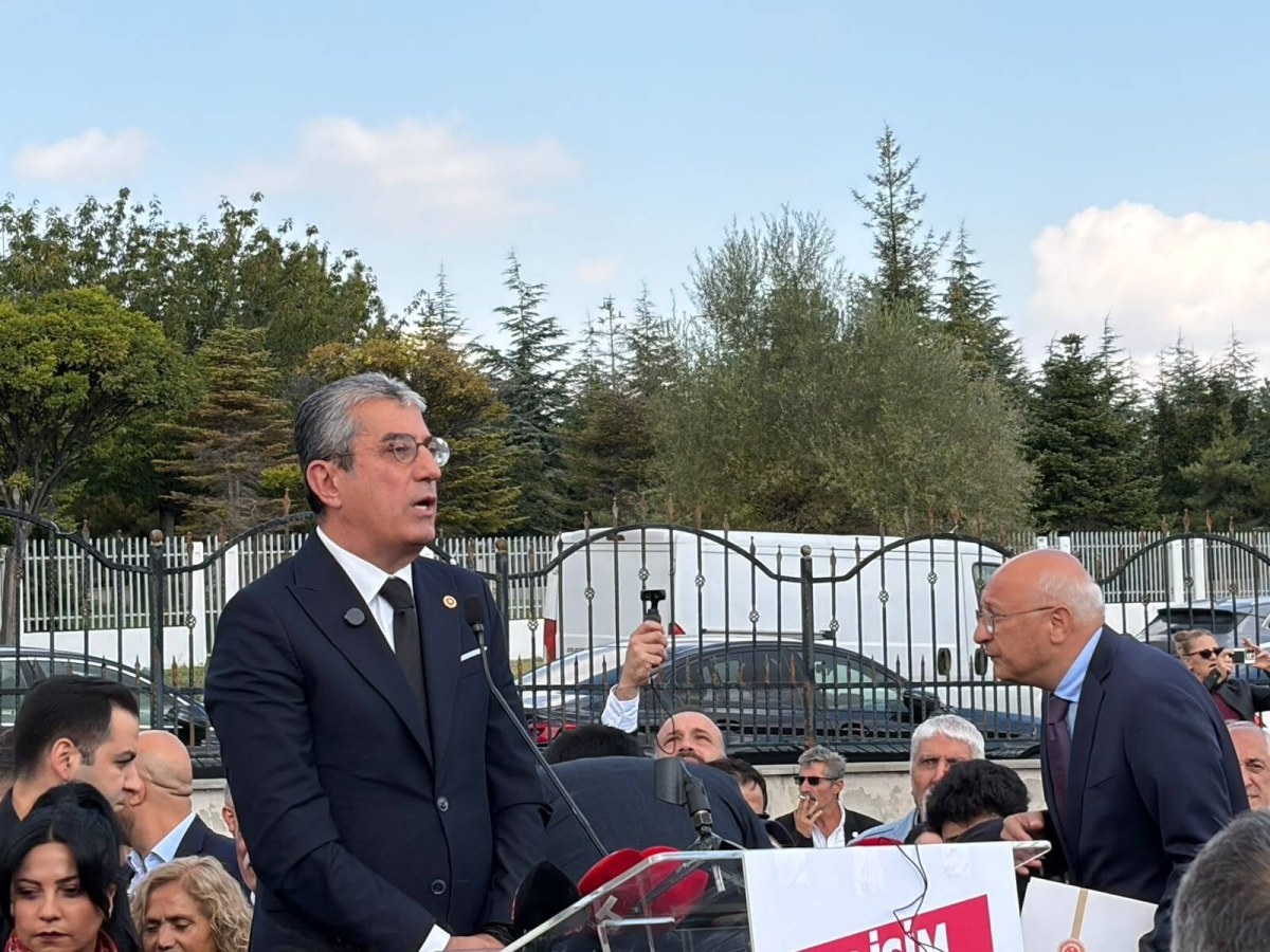 Yeni Parti'den AYM &ouml;n&uuml;nde 'erişim engeli d&uuml;zenlemesi' a&ccedil;ıklaması