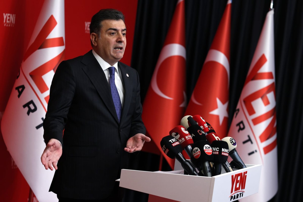 Yeni Parti&rsquo;li Emre'den 'Cemil Tugay' a&ccedil;ıklaması: Bizimle bir iletişimi yok