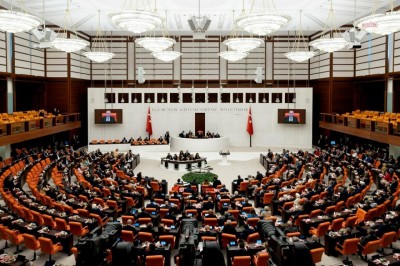 YENİ Parti&rsquo;nin basın &ouml;zg&uuml;rl&uuml;ğ&uuml; &ouml;nergesi AK Parti ve MHP oylarıyla reddedildi