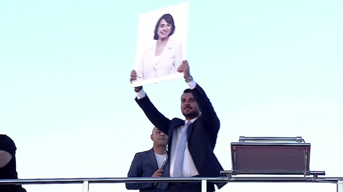 YENİ Parti'nin &Uuml;sk&uuml;dar buluşması.... Sinem Dedetaş: Sandıkta kazanamayanlar halkın ortak iradesini g&ouml;lgelemek istiyor