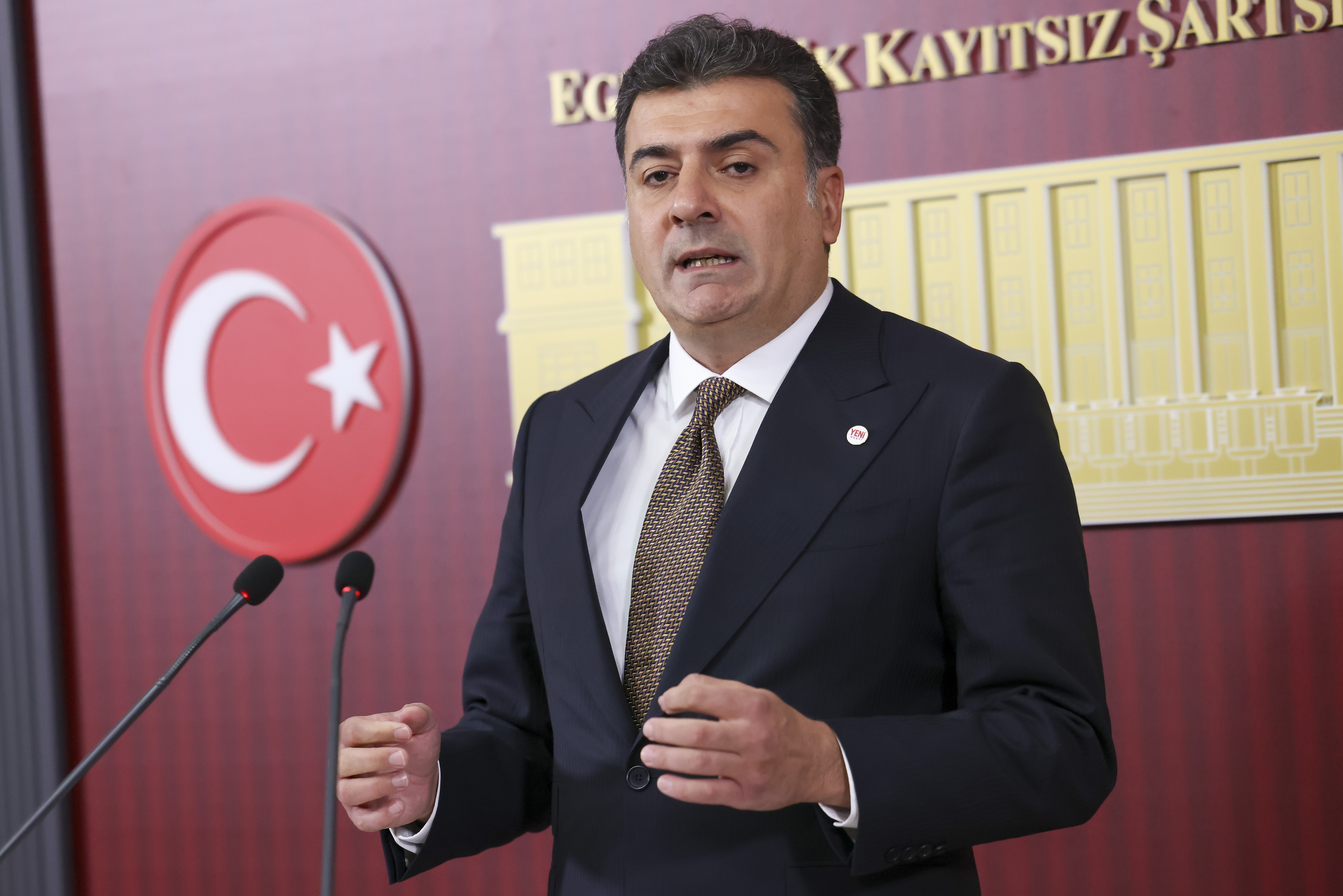 Yeni Partili Emre: &Uuml;ye sayımız 300 binin &uuml;zerine &ccedil;ıktı