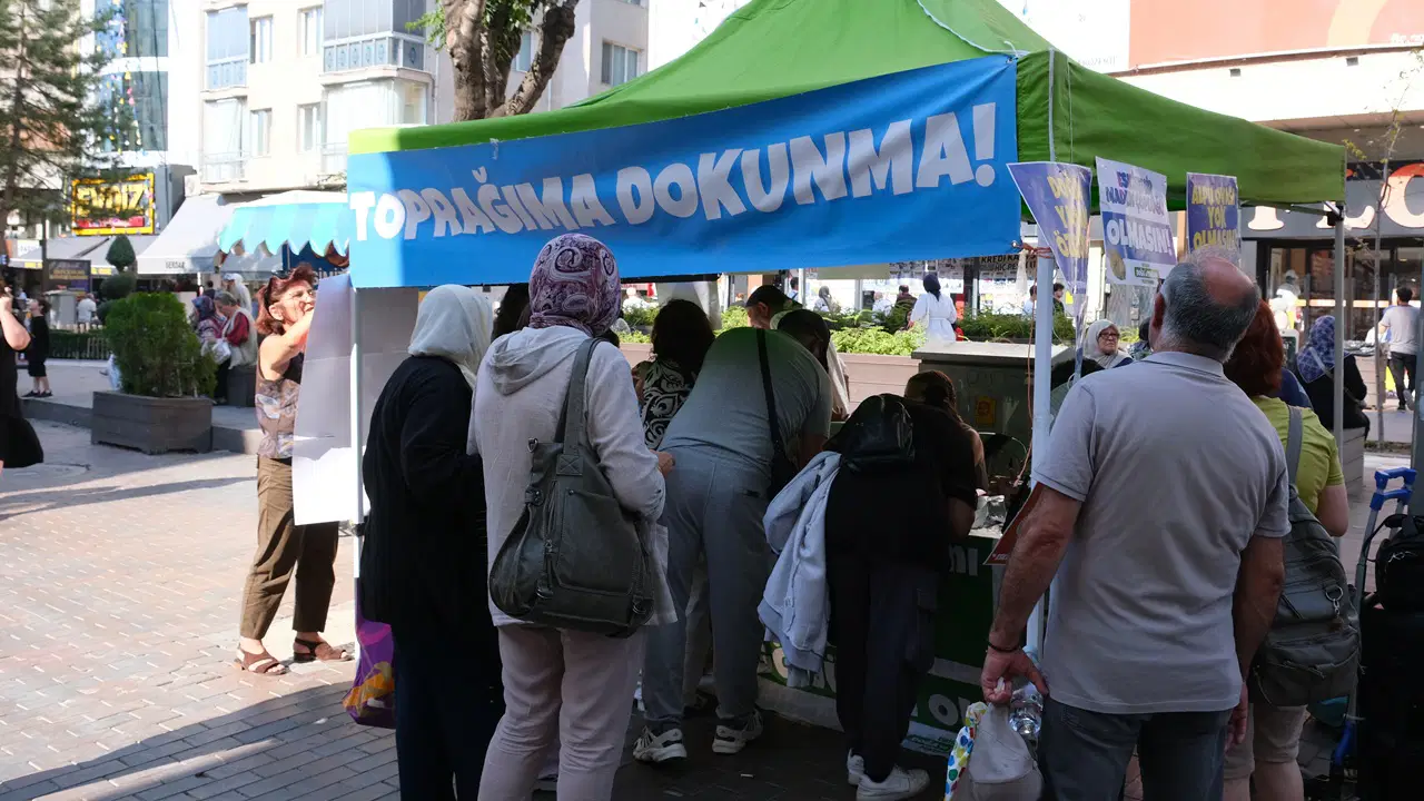Yurttaşlar altın ve g&uuml;m&uuml;ş maden ocağına karşı harekete ge&ccedil;ti: Alpu'da imza kampanyası!