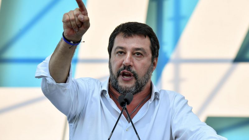 Irkçı Salvini’nin dokunulmazlığı kaldırıldı