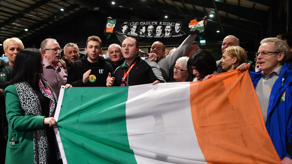 İrlanda’da Sinn Fein Partisi birinci çıktı