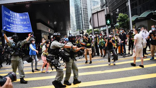 Marşa saygısızlığı suç kapsamına alma teklifi Hong Kongluları sokağa döktü