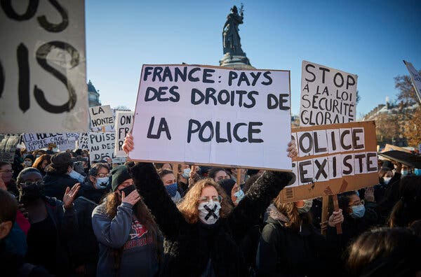 Paris’te polis şiddeti…