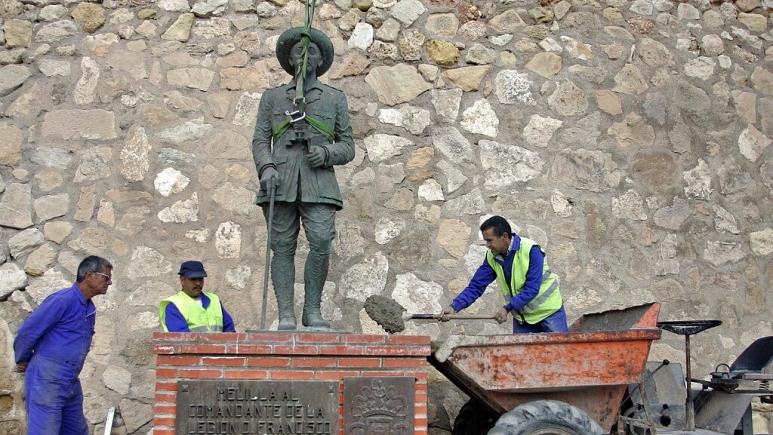 İspanya’da Franco’nun son heykeli de kaldırıldı