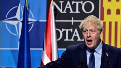 Johnson’un gözü NATO’nun koltuğunda